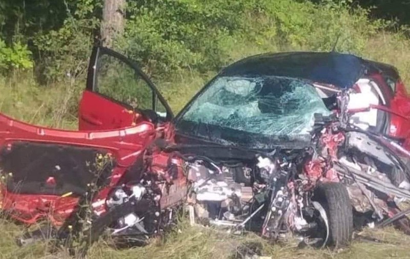 O fetiță de șase ani și tatăl ei, uciși într-un accident provocat de un tânăr care a vrut să se sinucidă