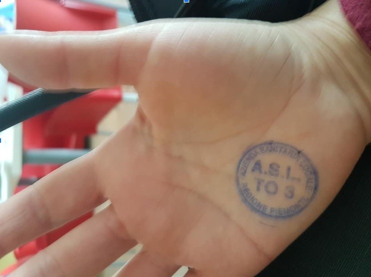Ștampila care arată că femeia a fost luată în evidența spitalului