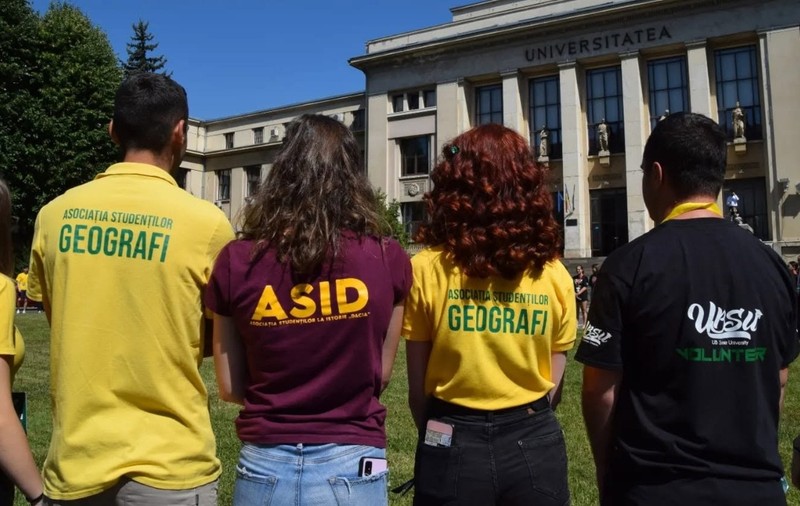 Cea mai mare tabără pentru elevi este organizată de Universitatea din București, la un preț foarte accesibil