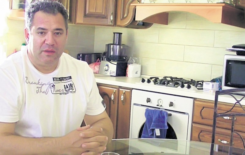 Adrian Iovan nu se mai descurcă cu banii, are gânduri de sinucidere