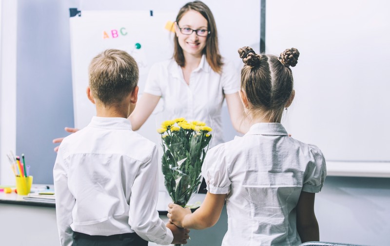 Ziua Învățătorului, 5 iunie. Zi liberă pentru elevi şi profesori