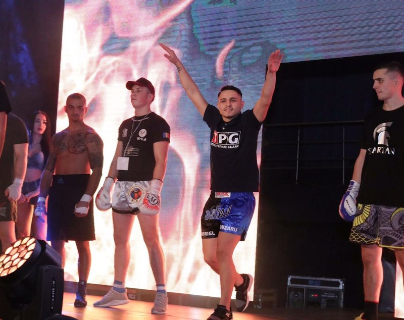 Gabriel Cobzaru, campion național la kickbox. Face pizza ca un italian și luptă ca Jackie Chan