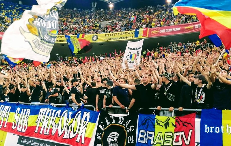 Ultrașii din galeria naționalei de fotbal a României răspund acuzațiilor lui Răzvan Burleanu, președintele FRF: ”Nu suntem plătiți”