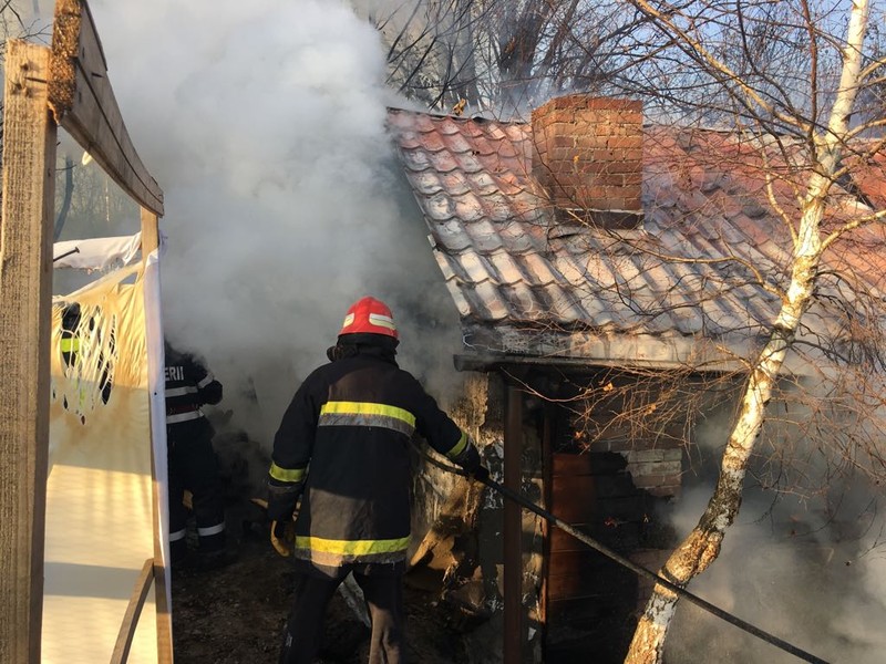 Sezonul rece e tot mai aproape, iar coșurile de fum defecte sau necurățate pot provoca adevărate tragedii. Pompierii atrag atenția românilor asupra acestor cauze