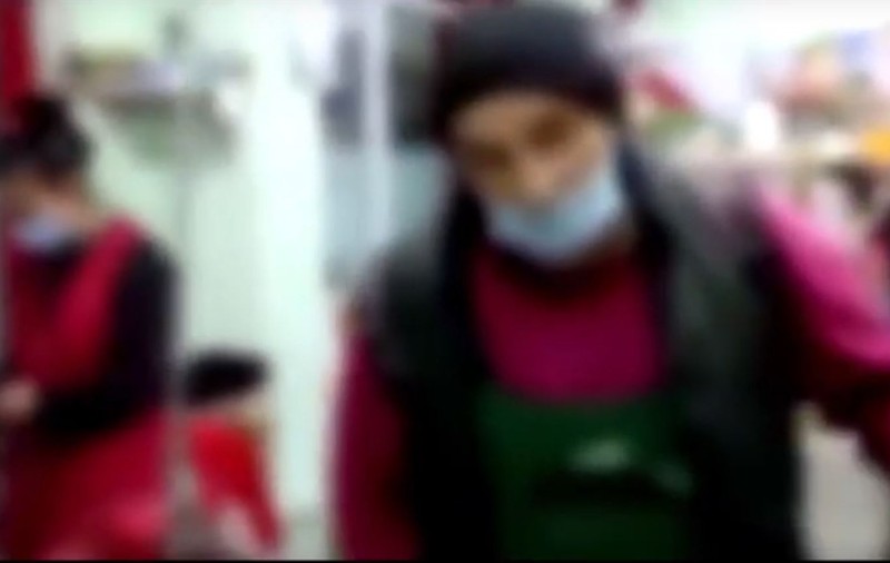 VIDEO | Un bărbat a fost amendat, după ce a filmat persoane fără mască într-un magazin