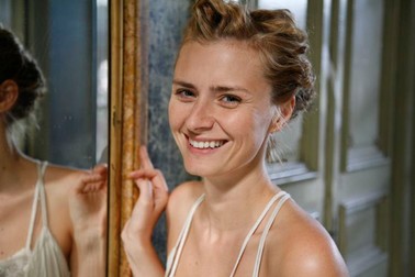 Maria Popistașu a debutat în film cu rolul din miniseria BBC „Gunpowder, Treason &amp; Plot”, în 2004. sursa: Cinemagia