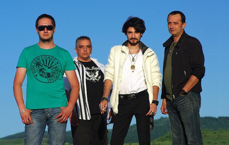 Trupa Conexiuni revine în forţă! Noul solist e un finalist de la Vocea României 