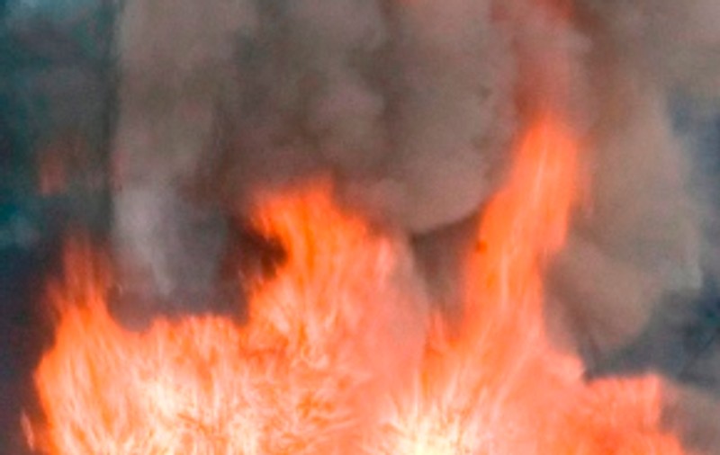 Fabrică argeşeană distrusă într-un incendiu