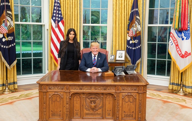 Kim Kardashian s-a întâlnit cu Donald Trump la Casa Albă
