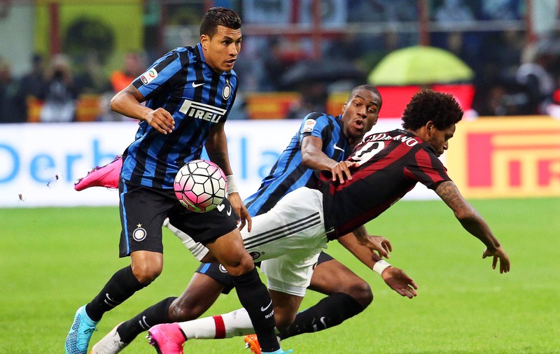 Cele mai tari glume de pe net după ce chinezii și-au anunțat intențiile de la cumpăra celebrele Inter Milano și AC Milan. Foto în articol