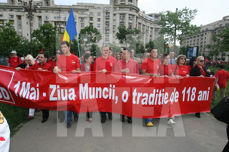 cum petreceau politicienii de 1 mai