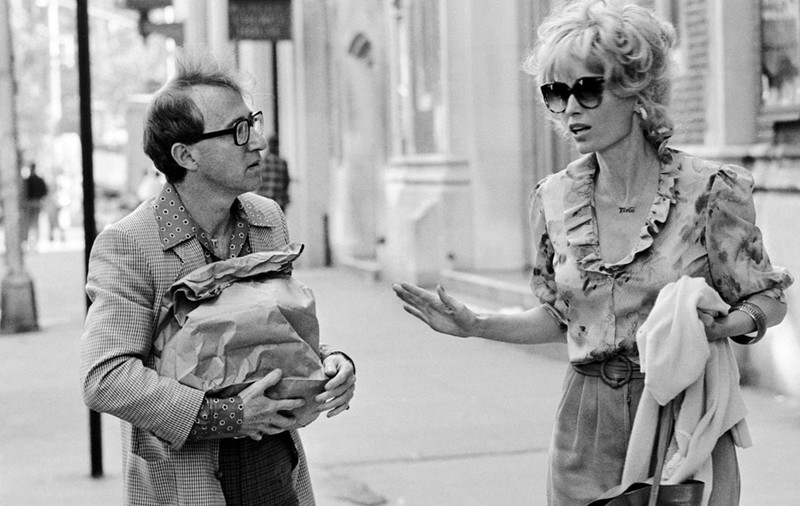 LOVITURĂ TERIBILĂ pentru Woody Allen! Fosta soţie l-a anunţat CĂ FIUL CEL MARE AR PUTEA SĂ NU FIE COPILUL SĂU! Vezi  CU CINE L-A ÎNŞELAT Mia Farrow! FOTO