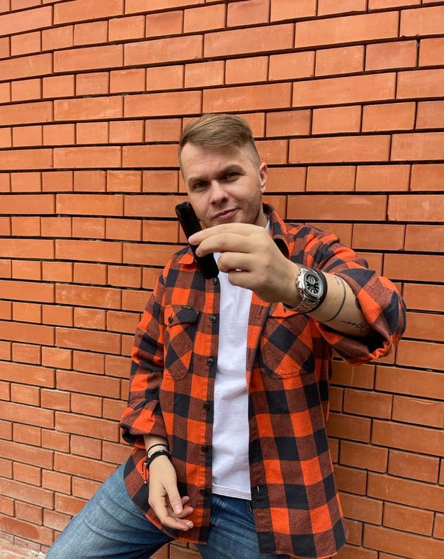 Ce spune Codin Maticiuc despre relația cu Anghel Damian, iubitul lui Theo Rose. „Îi dau sfaturi din zona asta de mafioto-interlopo. L-am prezentat lui Nuțu Cămătaru”