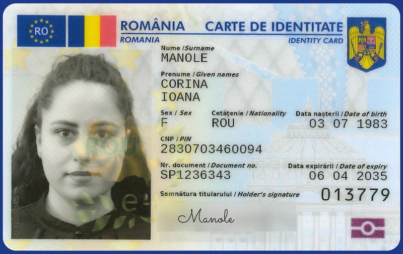 Care este diferenţa între cartea electronică de identitate şi cartea de identitate simplă