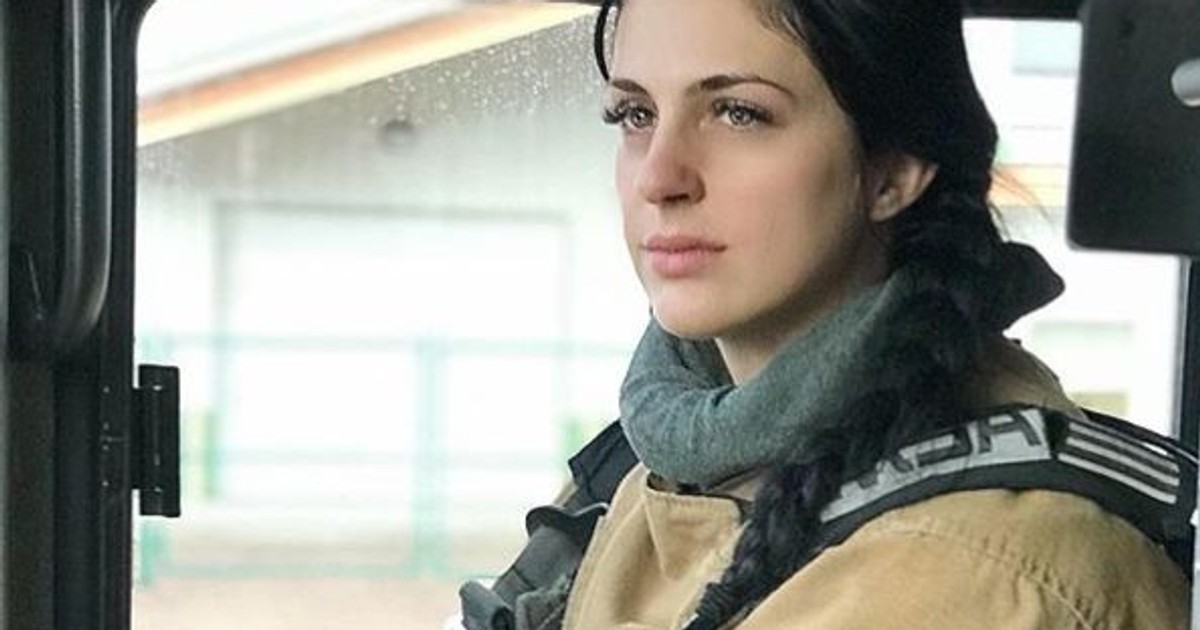 O femeie pompier, concediată din cauza fotografiilor postate pe Instagram