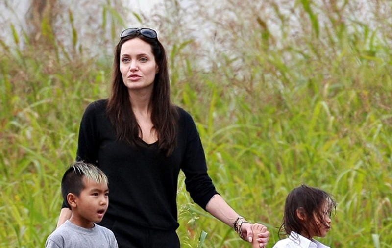 Angelina Jolie divulgă secrete despre cei şase copii ai săi