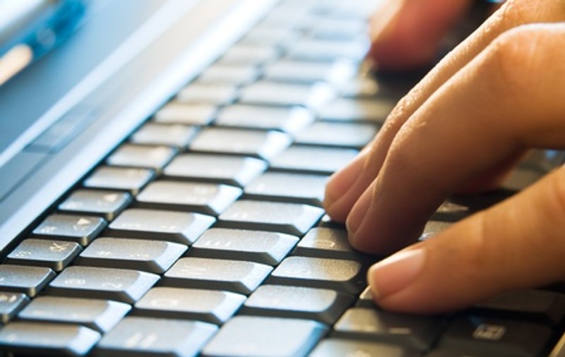 De ce butoanele „F” și „J” de pe tastatură au o mică denivelare. Nu te așteptai la asta