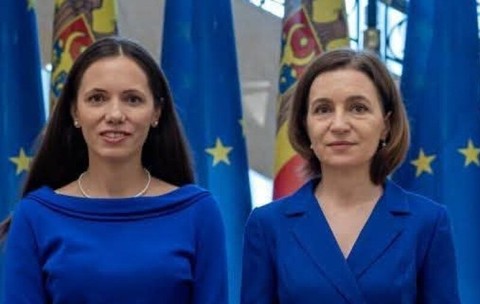 Mirabela Grădinaru și Maia Sandu, îmbrăcate identic la întâlnirea istorică de la Chișinău! Cui îi stă mai bine? Ținute la fel, dar un detaliu incredibil a atras atenția. Prima Doamnă a României, tur de forță la întâlniri oficiale