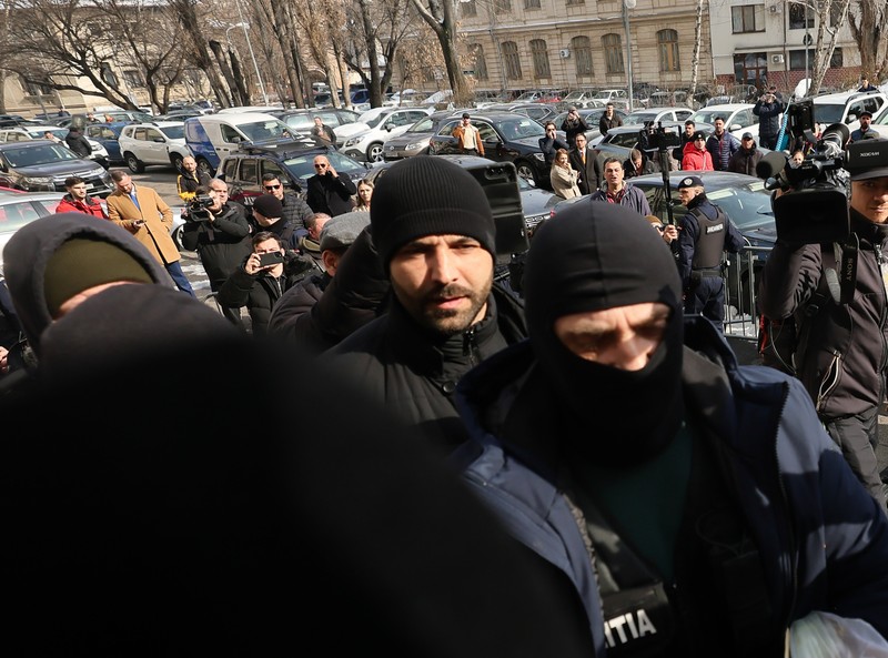 Marin Burcea, unul dintre bodyguarzii lui Calin Georgescu, a fost adus la Parchetul General pentru audieri. Foto: Agerpres