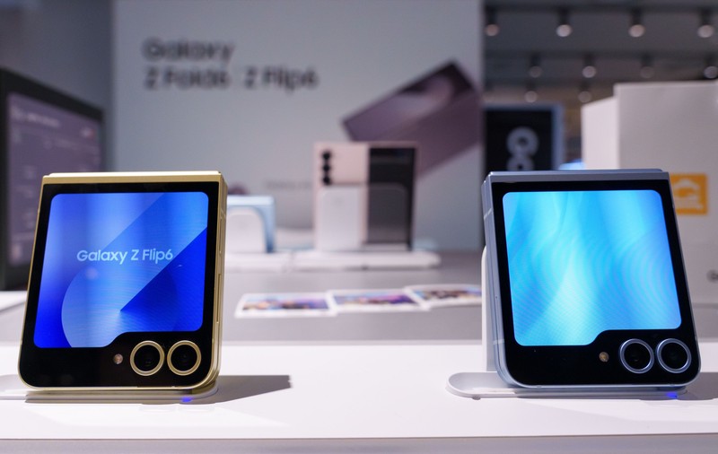 Primele detalii despre Samsung Galaxy Z Flip 7. Când se lansează modelul pliabil