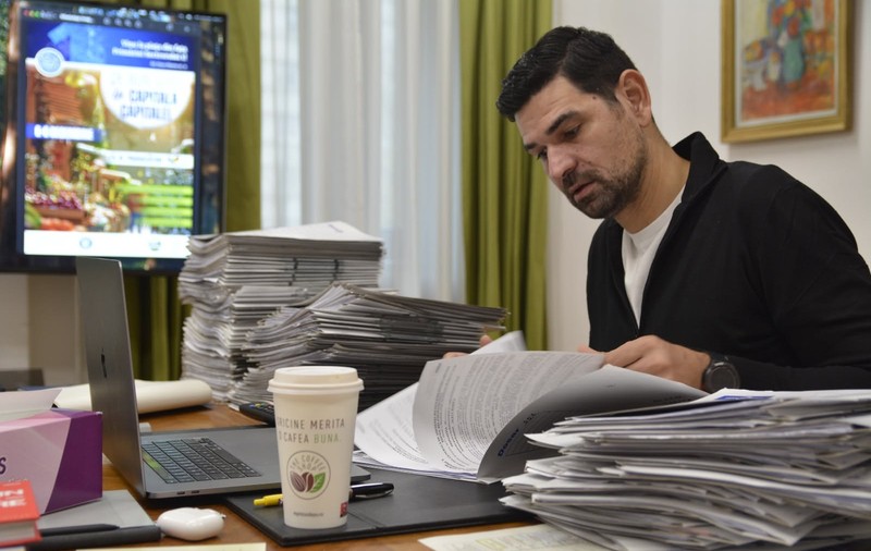 Atacul cibernetic de la ANCPI scoate din umbră rețeaua de firme cu relații politice care digitalizează instituții din România. Carlo Burci, Radu Negulescu și Frank Timiș, implicați în „dezvoltarea platformelor” de la Cadastru