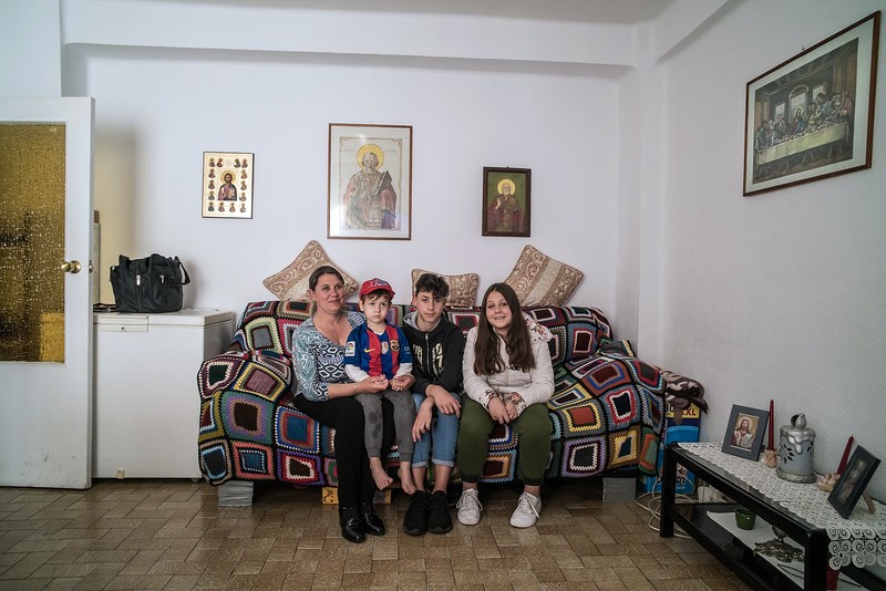 Liliana și cei trei copii pe care i-a născut în Spania: David, Emanuel și Sara | Foto: Cosmin Bumbuț