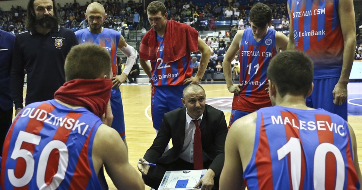 Steaua CSM EximBank s-a despărțit de antrenorul Claudiu Fometescu