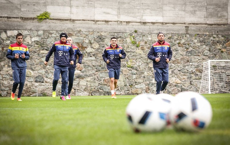 Tricolorii s-au pregătit pe ploaie la Saint-Vincent | FOTO