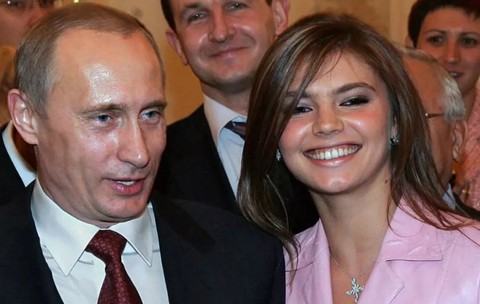 Educația copiilor lui Vladimir Putin și ai Alinei Kabaeva costă 43.000 de euro pe lună. Iau lecții private de limbi străine și au trei guvernante