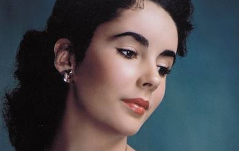 Elizabeth Taylor a comunicat cu Lindsay Lohan prin intermediul unui medium. Află ce i-ar fi spus!