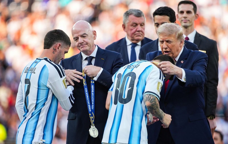 Donald Trump a fost complet ignorat de un fotbalist, la ceremonia de premiere după finala Cupei Mondiale 2026