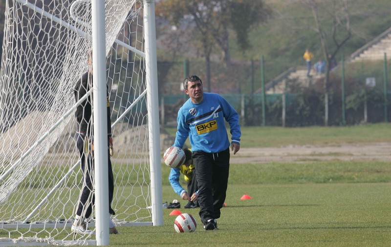 Hagi și-a pregătit portarii cu MINGI DE TENIS pentru meciul cu Pandurii / VIDEO