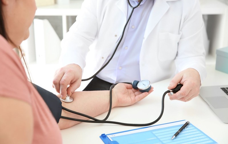 Este obezitatea un factor de risc în fața COVID-19? Ce spun medicii