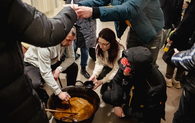 Cum protestează studenții sârbi prin marș și de ce strigă numele Laurei Kovesi