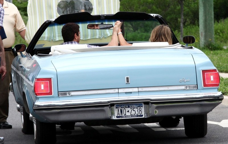 Jennifer Aniston e tot singură!