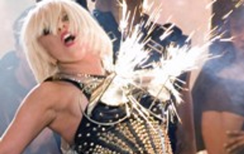 Lady Gaga s-a măritat...