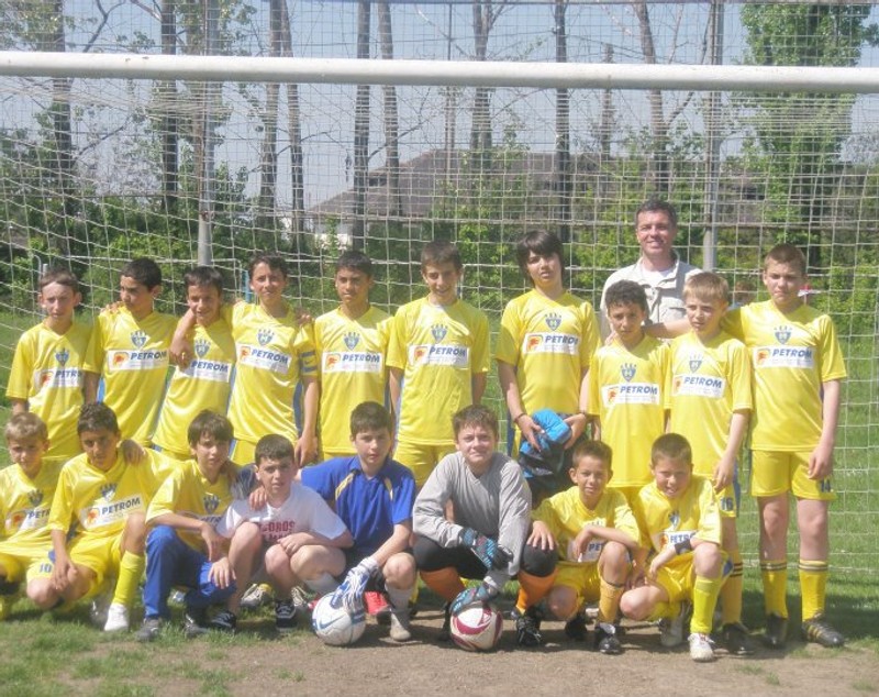 Cine este puștiul fără o bucată din brațul stâng care a debutat în Liga I și visează să ajungă la FC Barcelona