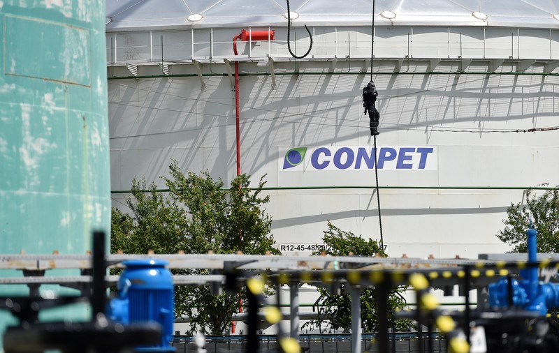 Pe mâna cui a dat statul român o companie strategică din domeniul energetic. „Specialiștii” de la Conpet