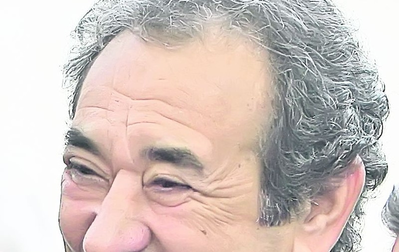 Giovani Becali îl încurajează pe Nicolae Badea, şeful lui Dinamo, care, joi seară, la 63 de ani, a devenit tată pentru a patra oară: «Nicule, mai fă doi!»