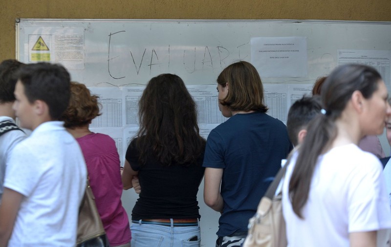 Posibile schimbări în orarul liceenilor: în loc de Religie ar putea alege Perspective globale. Dispar Logica și Psihologia - proiect
