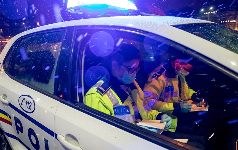 Polițiștii trebuie să șteargă din telefon declarațiile pe proprie răspundere ale cetățenilor. Circulara Ministerului Afacerilor Interne