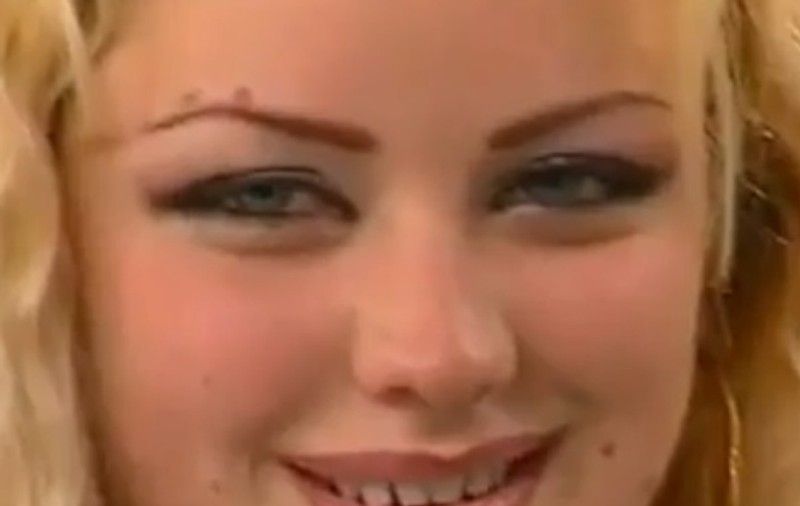 VAI ce DINŢI STRICAŢI avea Bianca Drăguşanu înainte să devină vedetă!