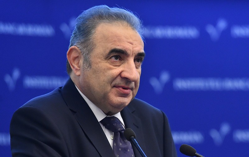 Modelul de dezvoltare bazat pe capitalul străin și-a atins limitele, spune unul dintre liderii BNR în noua sa carte