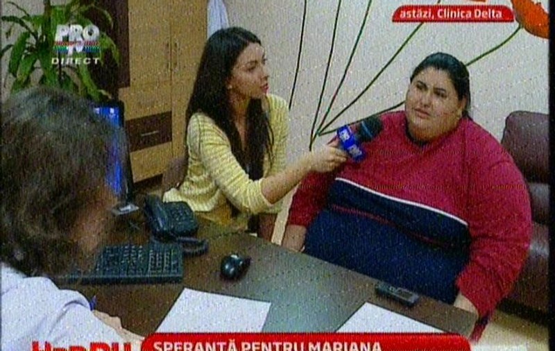 UITE MENIUL cele mai GRASE FEMEI din ROMÂNIA! Ai zice că mănâncă la fel ca un om normal, dar are 230 de kilograme, la 25 de ani