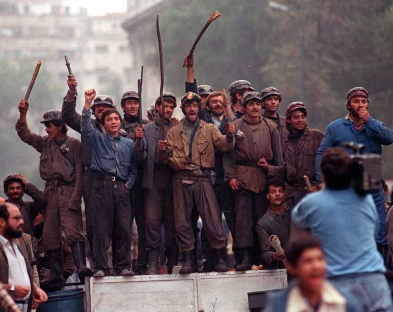 Filmul Mineriadei din 13-15 iunie 1990. Trei zile în care Capitala a fost scena tuturor ororilor din secolul XX: crime, violențe, arestări abuzive, torturi și umilințe