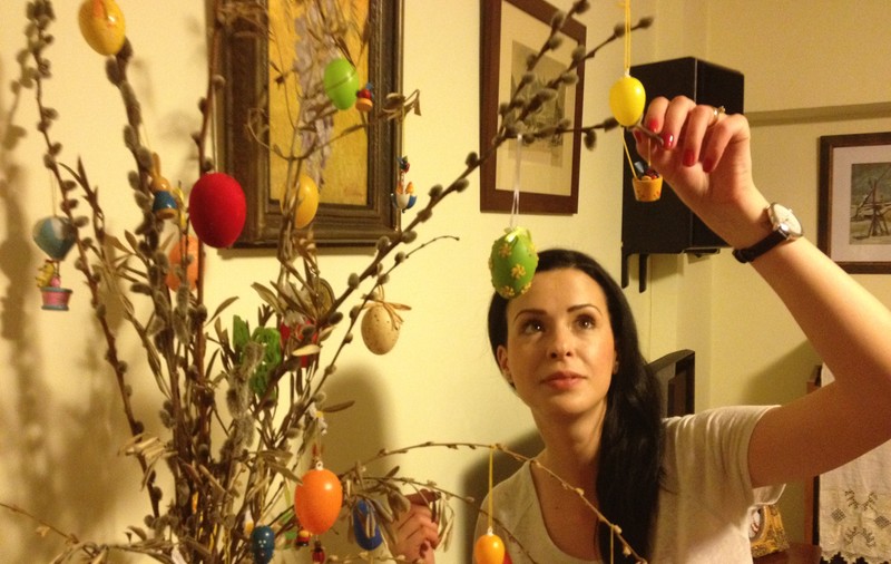 De Paşte, Livia Graur vopseşte ouă cu vin roşu