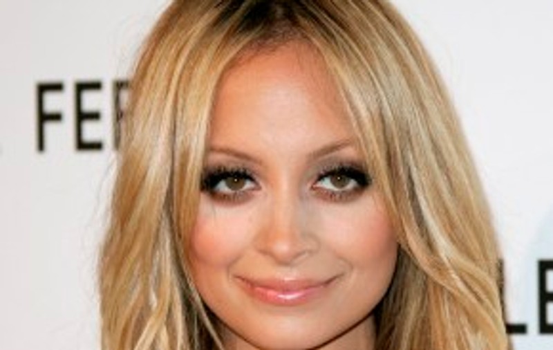 Nicole Richie se pregăteşte să nască