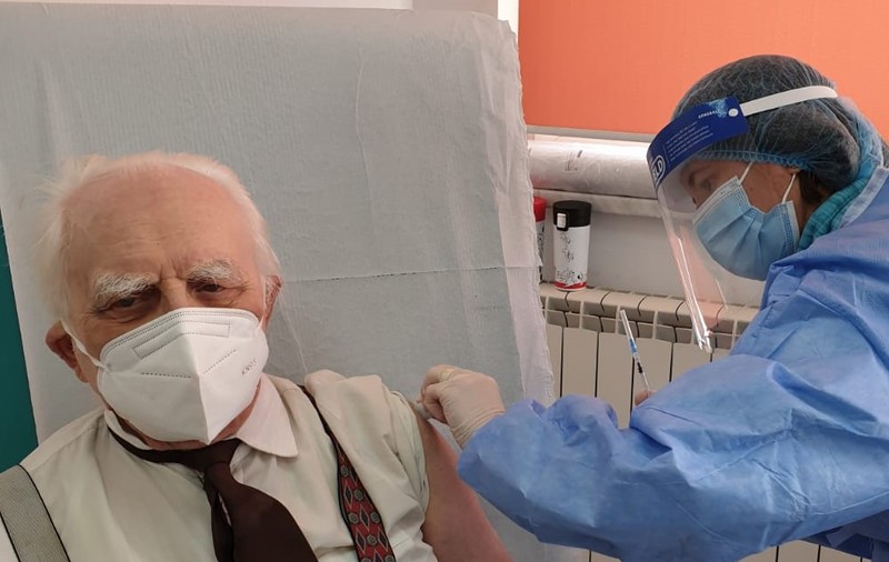 Octavian Leru, veteran de război și general în al Doilea Război Mondial, s-a vaccinat anti-COVID, la vârsta de 99 de ani