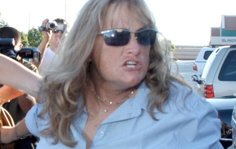 Acord secret între Debbie Rowe şi mama lui Michael Jackson
