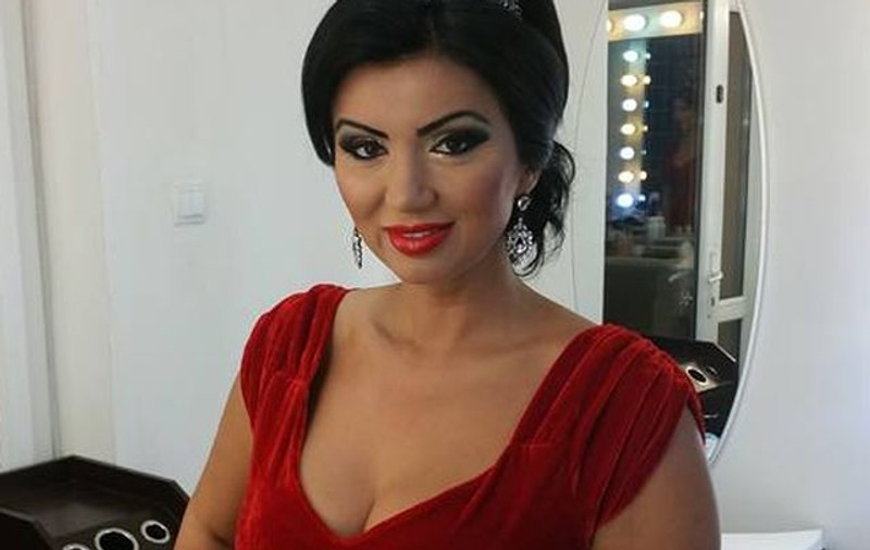 Adriana Bahmuţeanu slăbeşte pe zi ce trece. Cum s-a afişat prezentatoarea TV la o nuntă